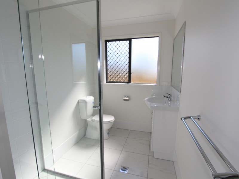 2/6 Soho Drive, Deebing Heights QLD 4306