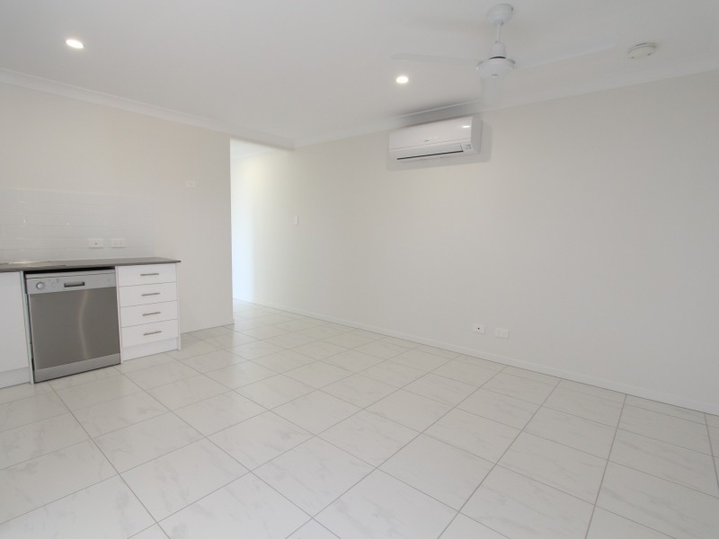 2/6 Soho Drive, Deebing Heights QLD 4306