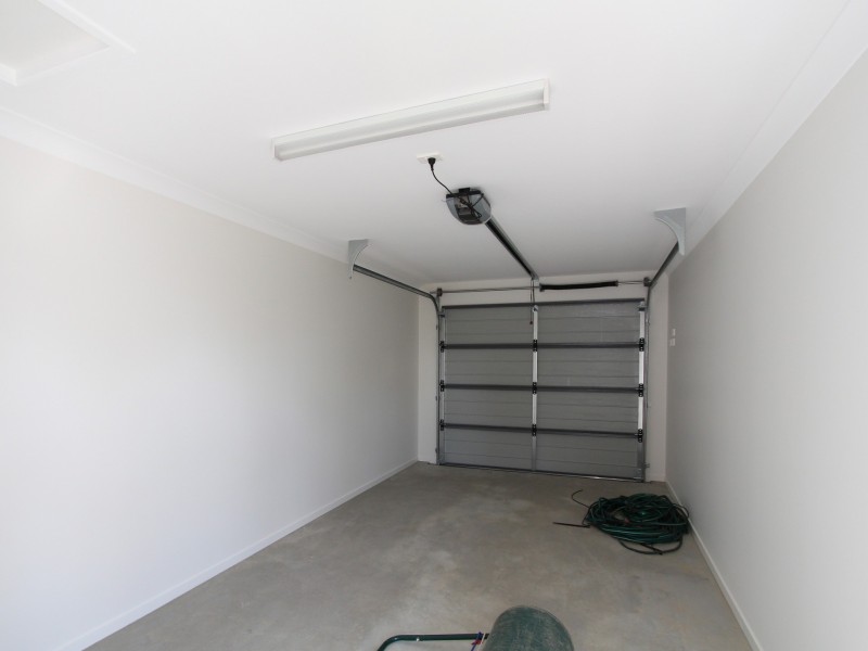 2/6 Soho Drive, Deebing Heights QLD 4306