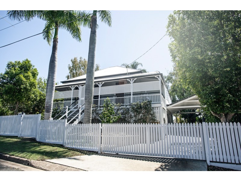 6 PRYDE STREET, Woodend QLD 4305