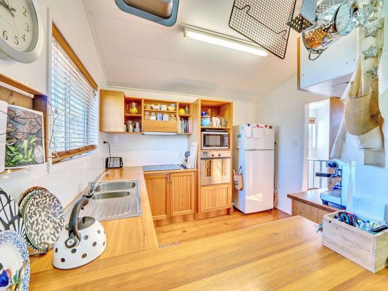 1 Williams Street East, Woodend QLD 4305