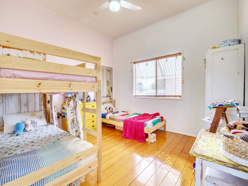 1 Williams Street East, Woodend QLD 4305