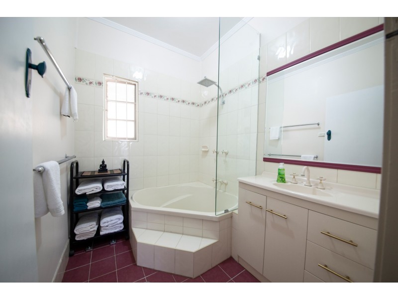 12 RICHARDS STREET, North Ipswich QLD 4305