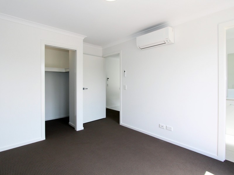 12 Napier Circuit, Silkstone QLD 4304
