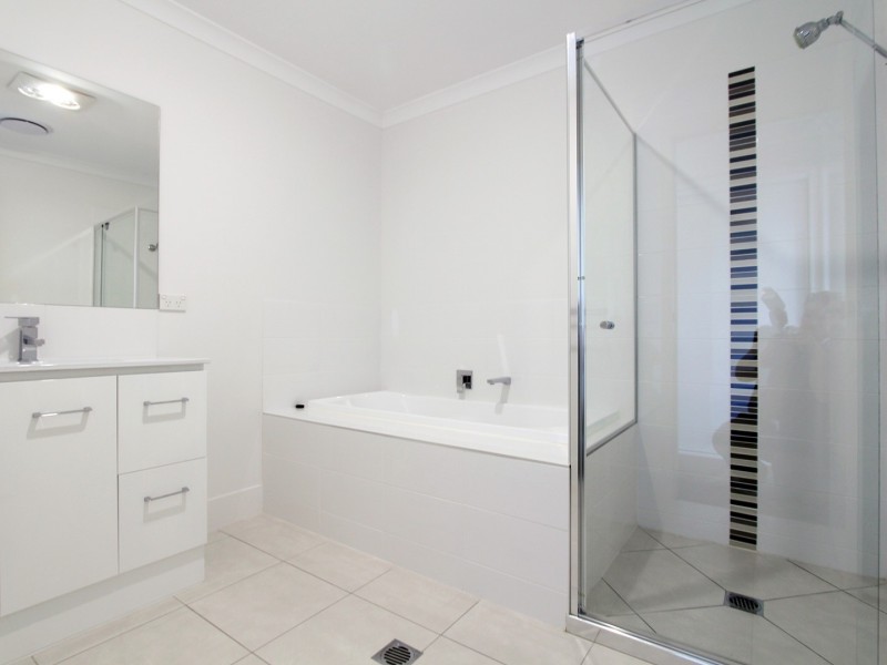 12 Napier Circuit, Silkstone QLD 4304