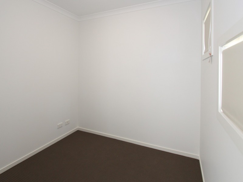 12 Napier Circuit, Silkstone QLD 4304