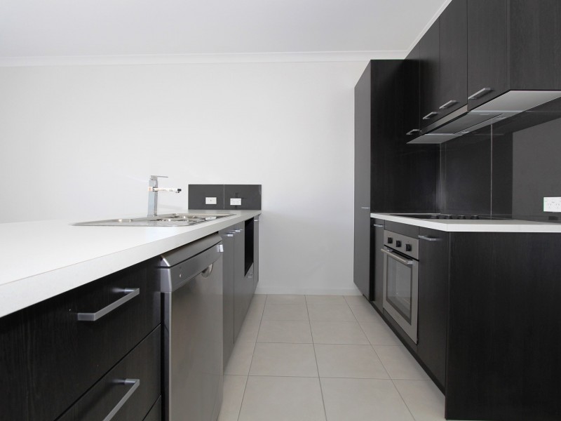 12 Napier Circuit, Silkstone QLD 4304