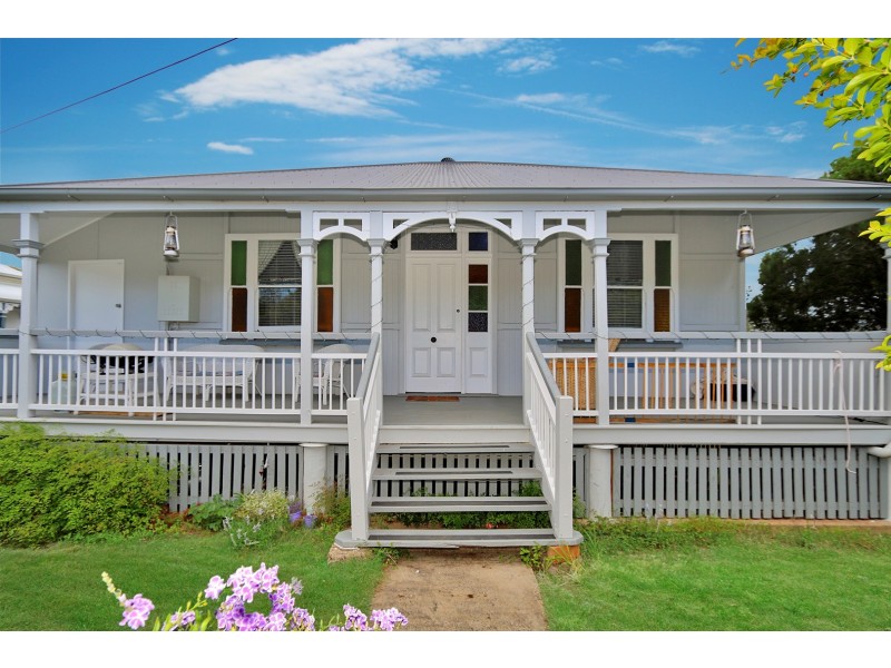 24 Pine Mountain Road, North Ipswich QLD 4305