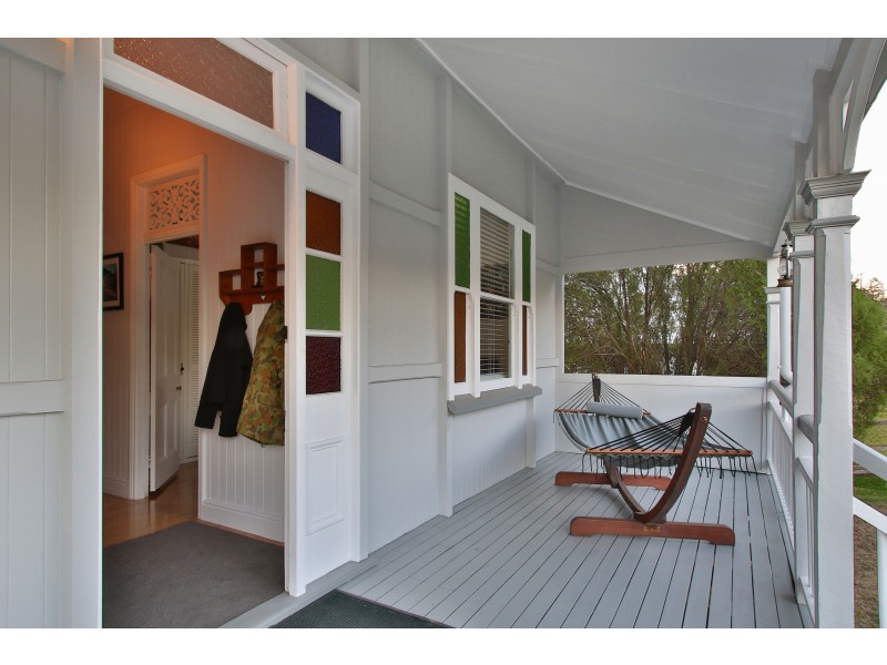 24 Pine Mountain Road, North Ipswich QLD 4305