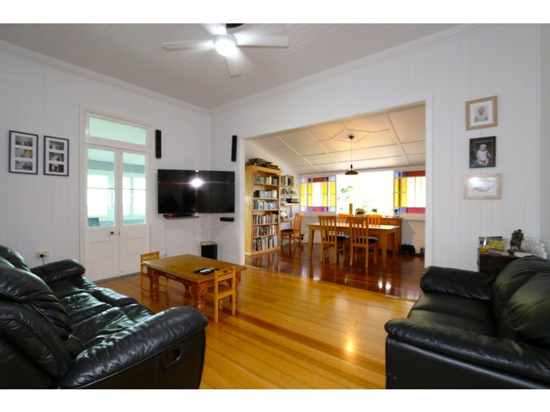 24 Pine Mountain Road, North Ipswich QLD 4305