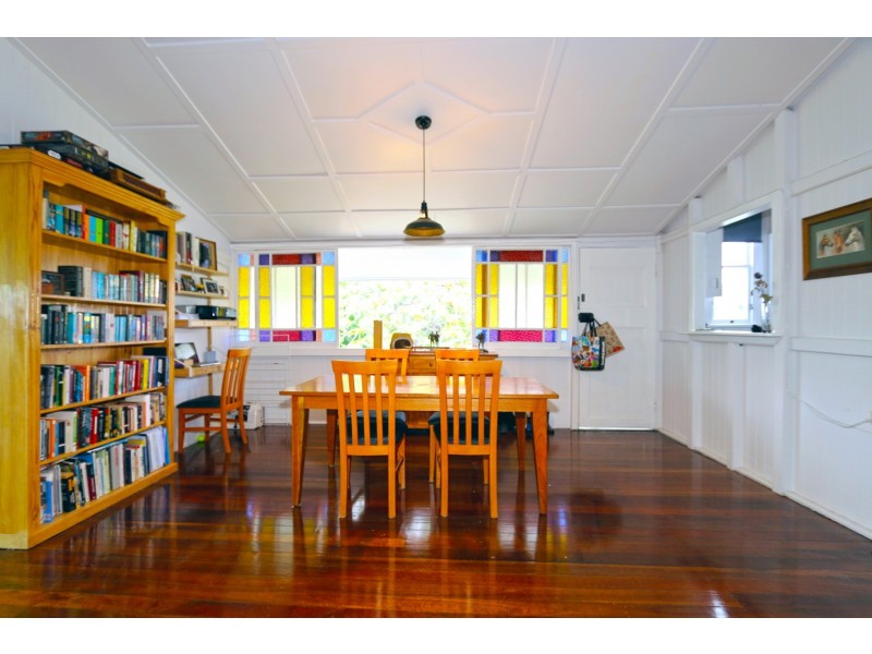 24 Pine Mountain Road, North Ipswich QLD 4305