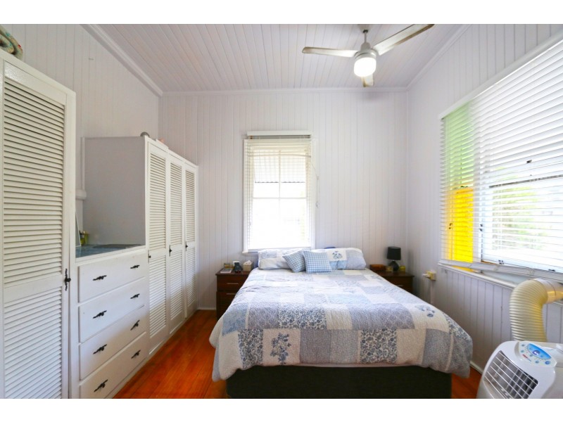 24 Pine Mountain Road, North Ipswich QLD 4305