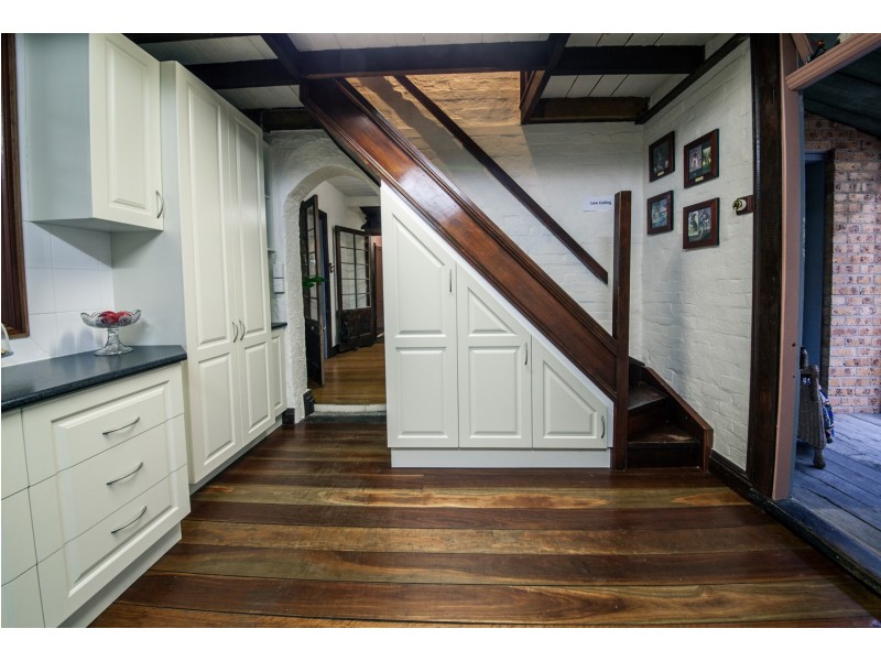 6 BURNETT STREET, West Ipswich QLD 4305