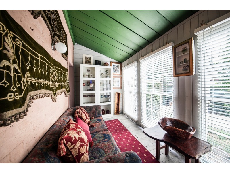 6 BURNETT STREET, West Ipswich QLD 4305