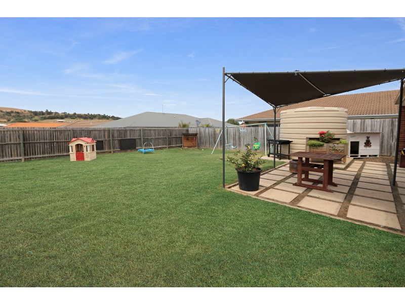 10 Spoonbill Court, Lowood QLD 4311