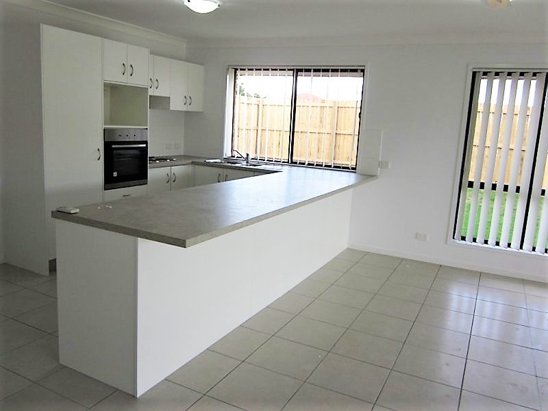 10 Spoonbill Court, Lowood QLD 4311