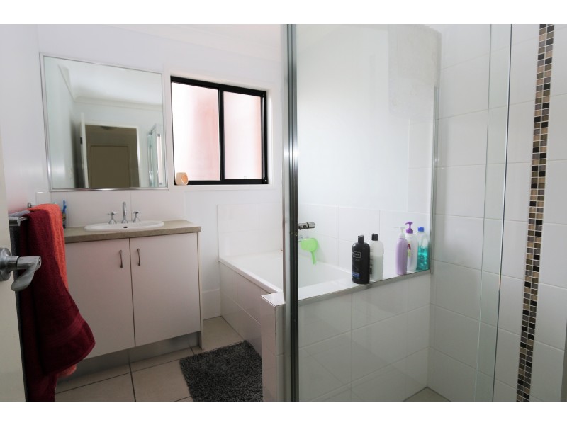 10 Spoonbill Court, Lowood QLD 4311