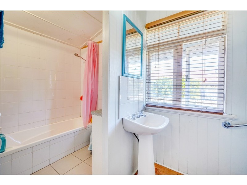 16 Newtown Street, East Ipswich QLD 4305