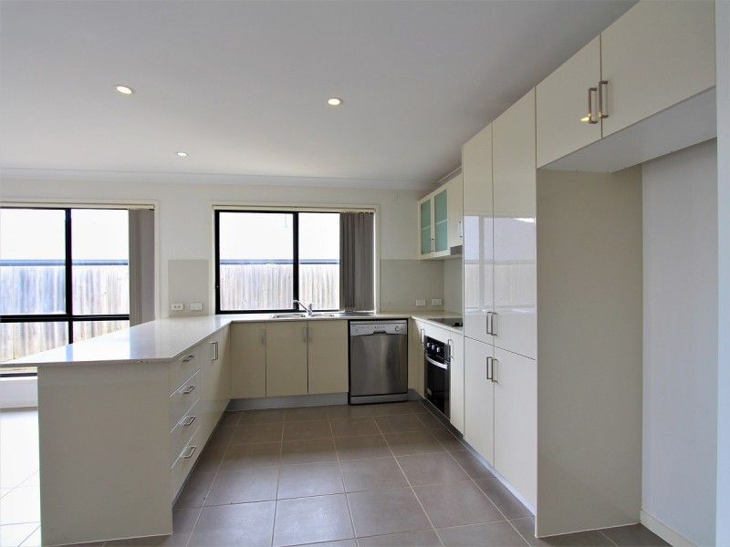 79 Jane Street, Leichhardt QLD 4305