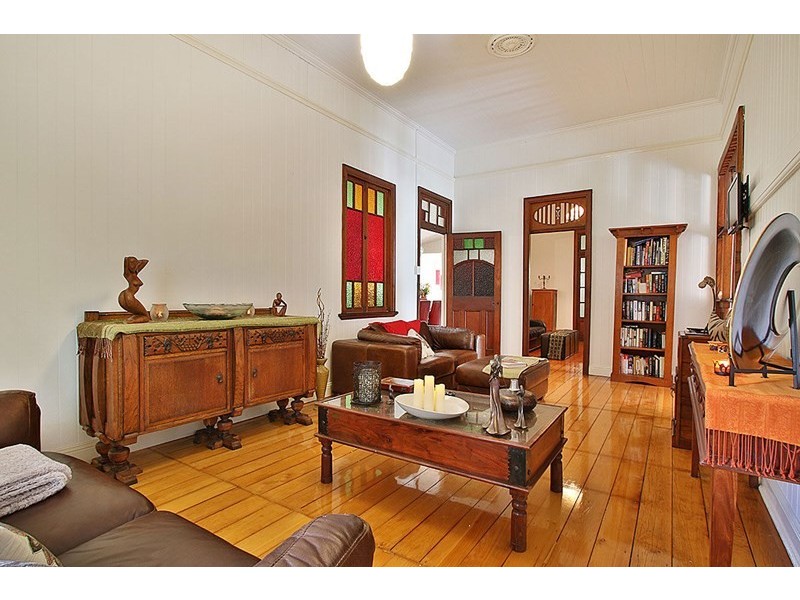 7 Thorn Street, Ipswich QLD 4305