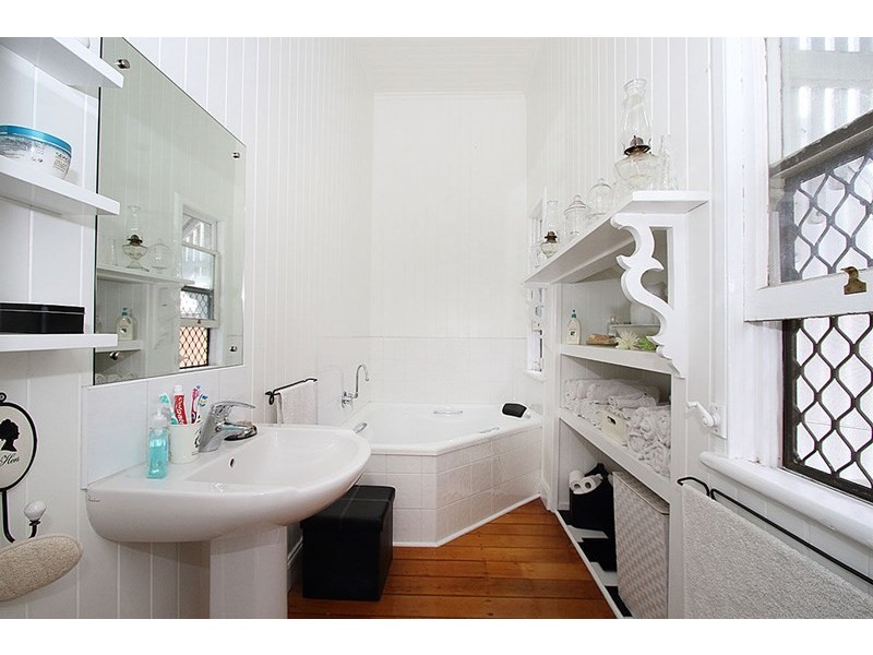 7 Thorn Street, Ipswich QLD 4305