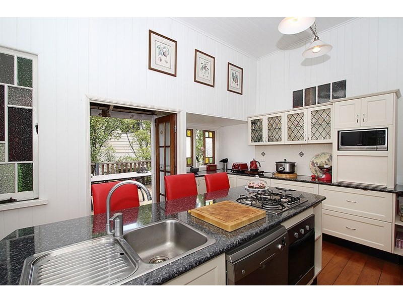 7 Thorn Street, Ipswich QLD 4305