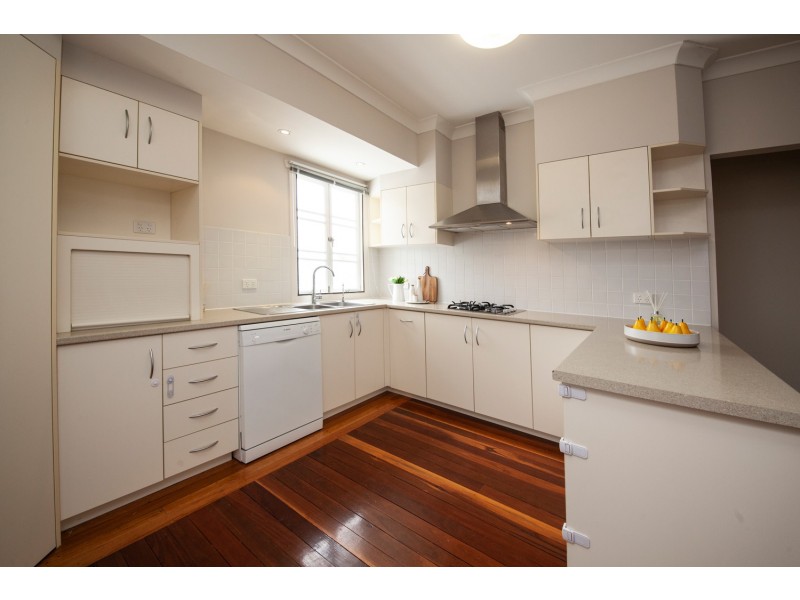 64 Whitehill Road, Eastern Heights QLD 4305