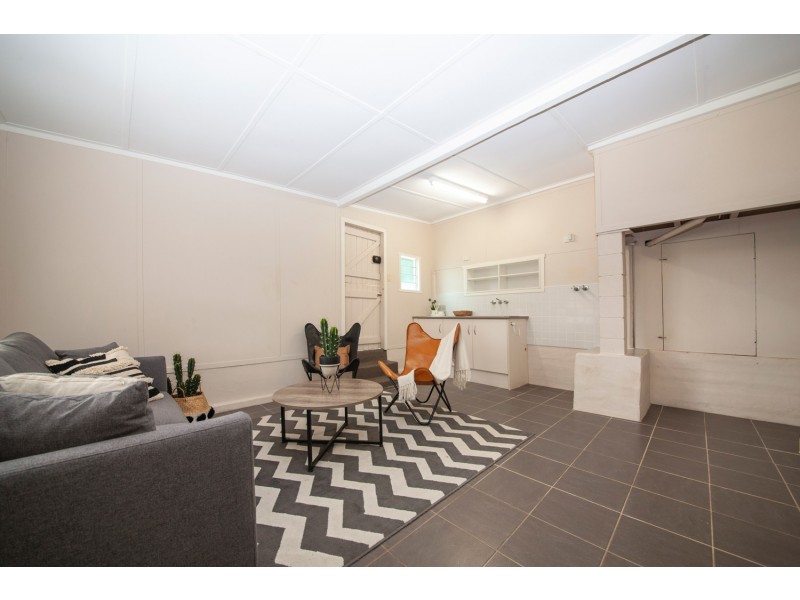 64 Whitehill Road, Eastern Heights QLD 4305