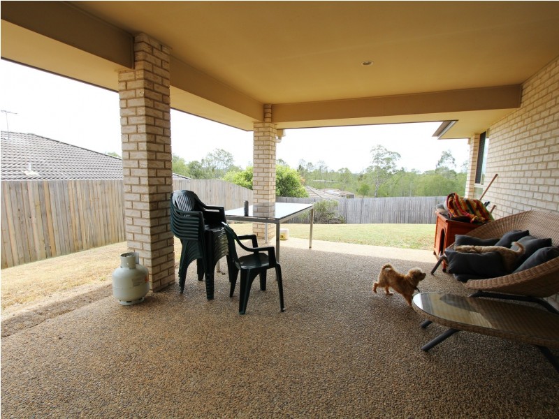 4 Dior Place, Wulkuraka QLD 4305