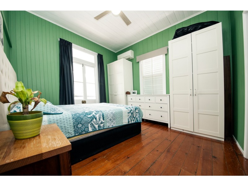 30 PARK STREET, Ipswich QLD 4305