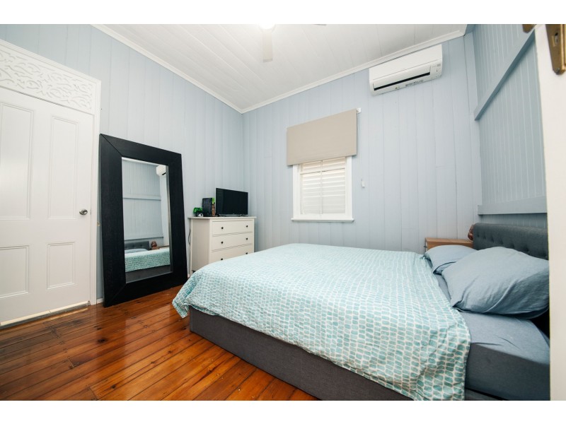 30 PARK STREET, Ipswich QLD 4305