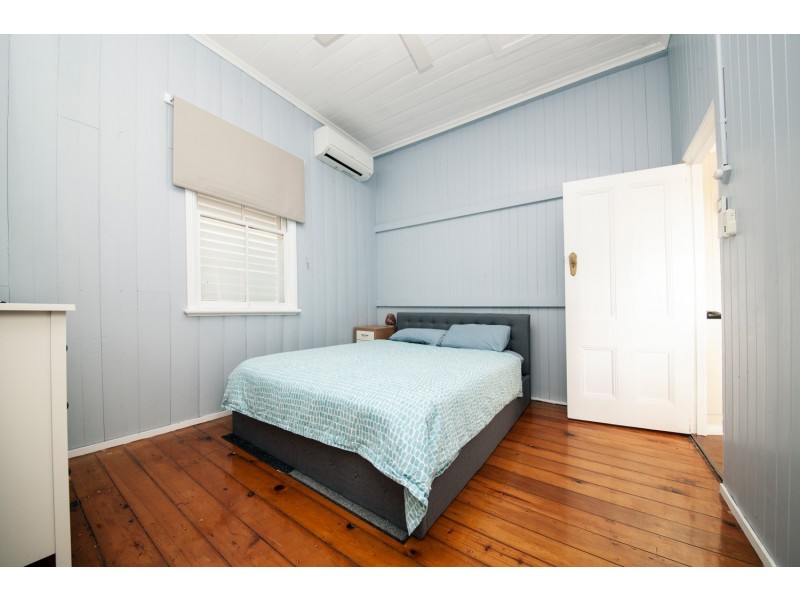 30 PARK STREET, Ipswich QLD 4305