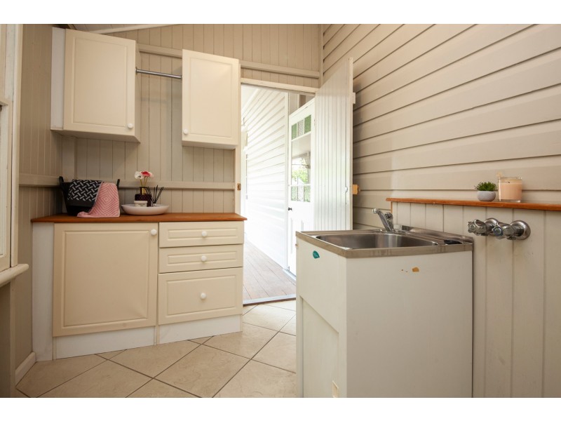 1 WOODEND ROAD, Sadliers Crossing QLD 4305