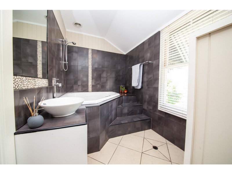 1 WOODEND ROAD, Sadliers Crossing QLD 4305