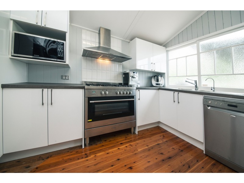 4 BOURKE STREET, Brassall QLD 4305