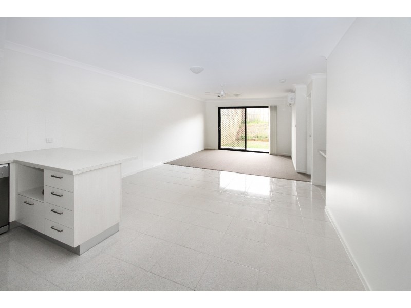 2/37 Tawney Street, Lowood QLD 4311