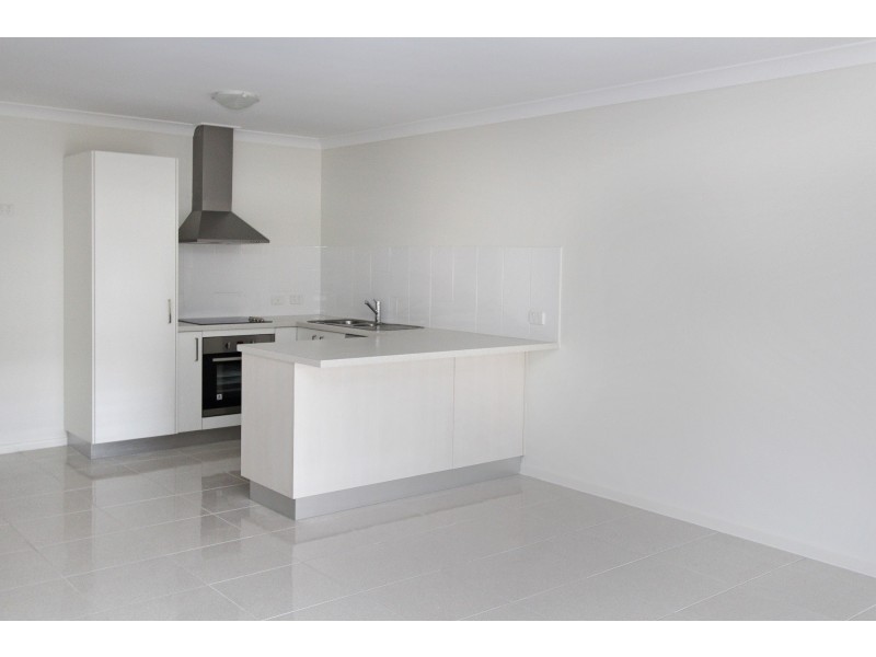 2/37 Tawney Street, Lowood QLD 4311