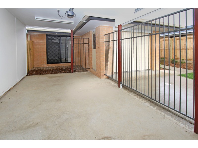 2/37 Tawney Street, Lowood QLD 4311