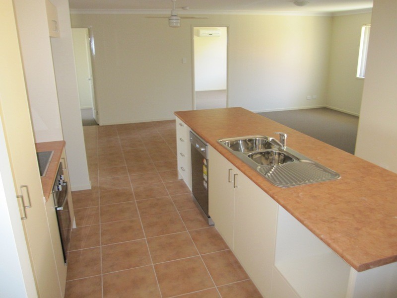 3 Spoonbill Court, Lowood QLD 4311