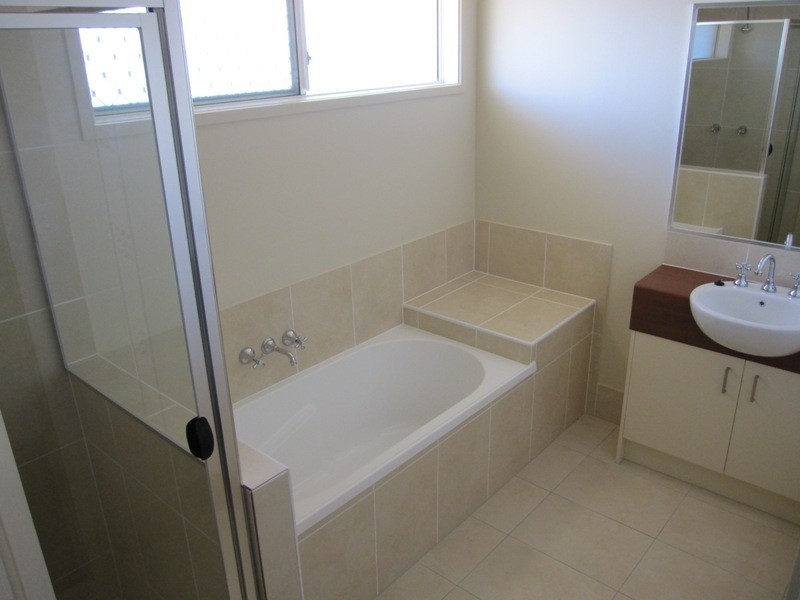 3 Spoonbill Court, Lowood QLD 4311