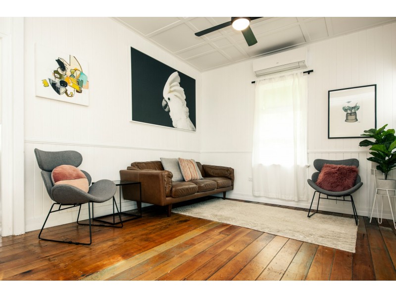 6 EASTON STREET, Newtown QLD 4305