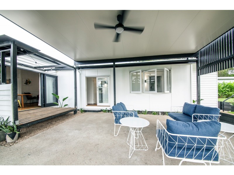 6 EASTON STREET, Newtown QLD 4305