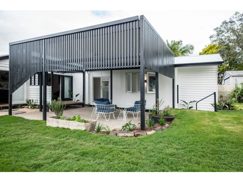 6 EASTON STREET, Newtown QLD 4305