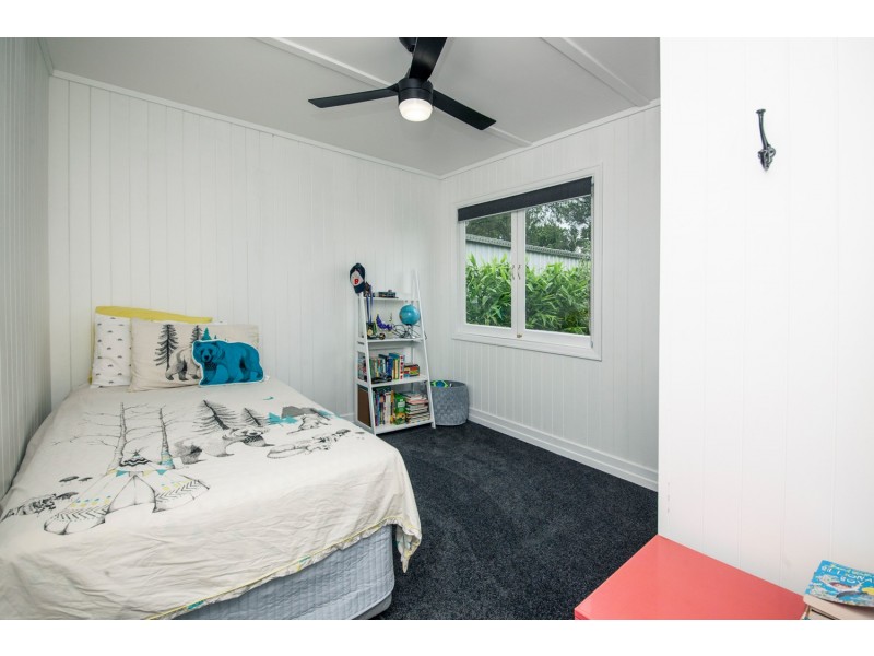 6 EASTON STREET, Newtown QLD 4305