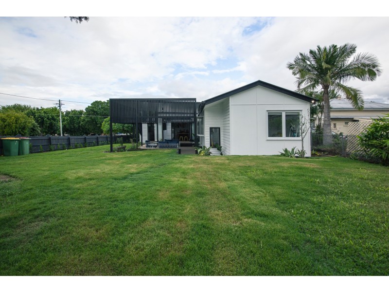 6 EASTON STREET, Newtown QLD 4305