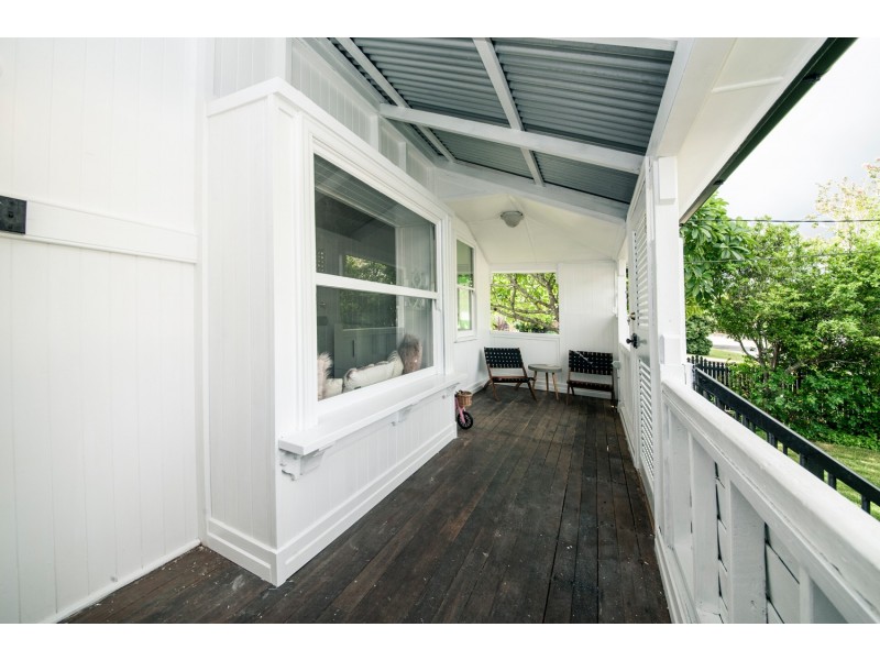 6 EASTON STREET, Newtown QLD 4305