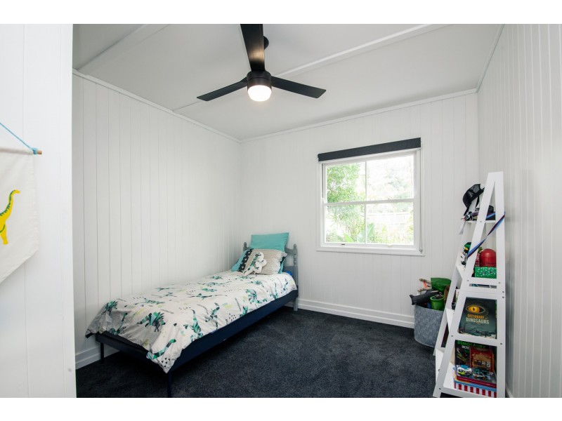 6 EASTON STREET, Newtown QLD 4305