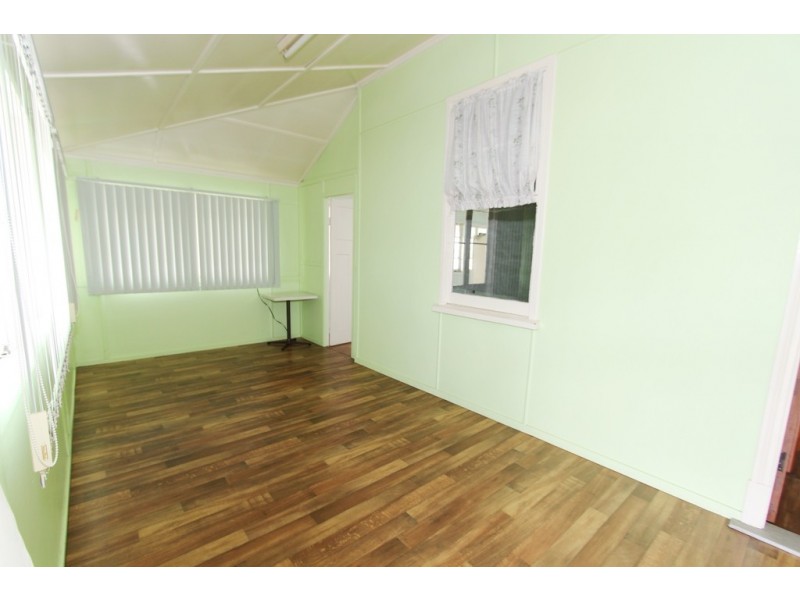 64 Roderick Street, Ipswich QLD 4305