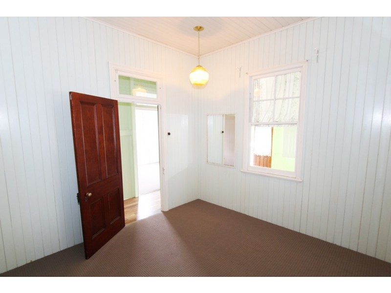 64 Roderick Street, Ipswich QLD 4305