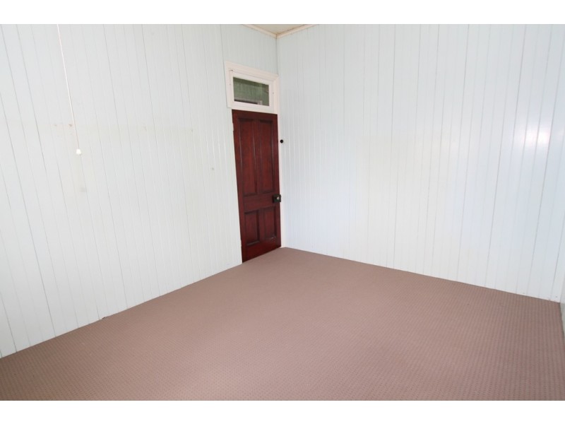 64 Roderick Street, Ipswich QLD 4305